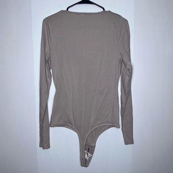 NWT Madewell beige V-neck full coverage long sleeve thong bodysuit size large - Picture 2 of 3